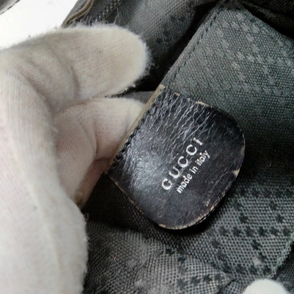 Authentic Gucci nylon purse - Picture 6 of 14